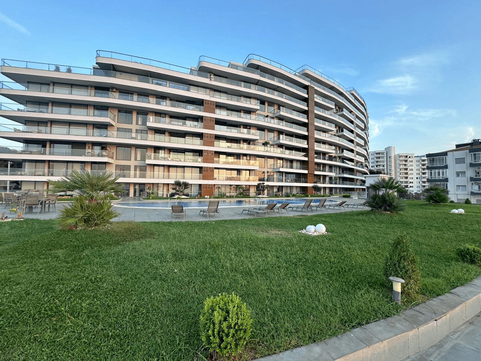 Narlıdere’de Deniz Ve Orman Manzaralı 3+1 Darire